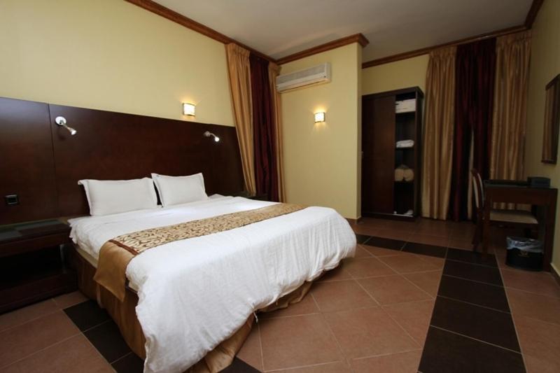 Raoum Inn Arar Quarto foto